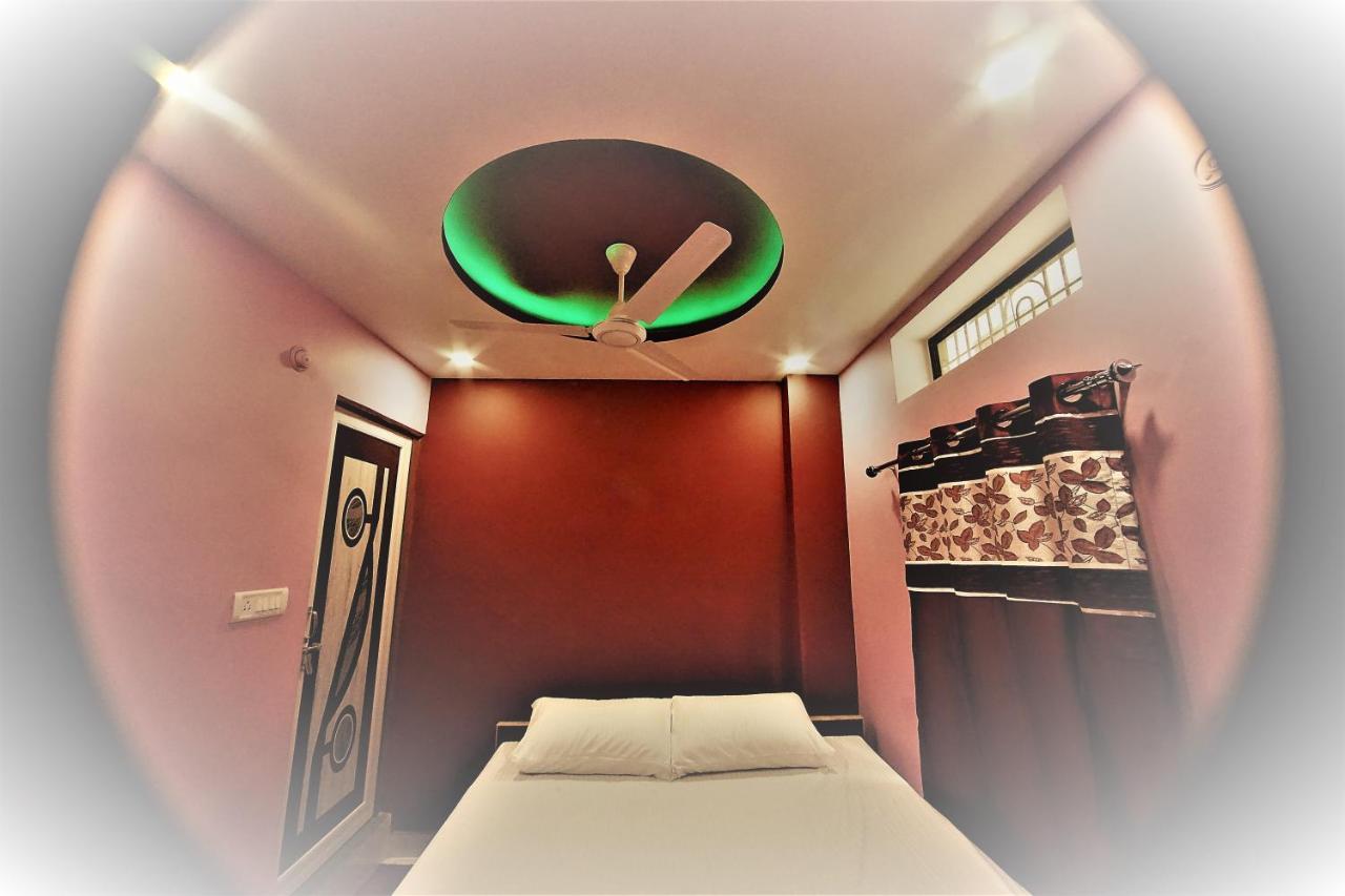 Maa Durga Inn Варанаси Экстерьер фото